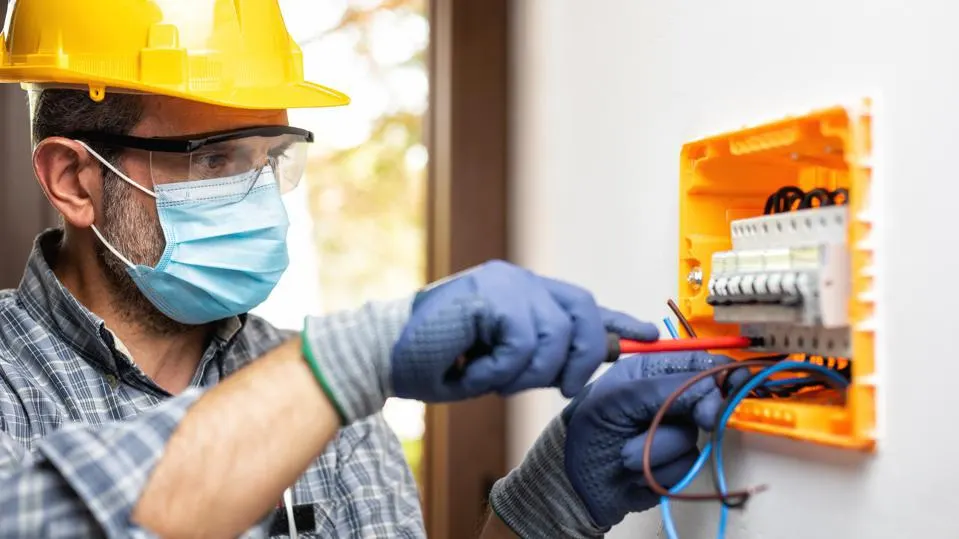 Electrician in Malibu